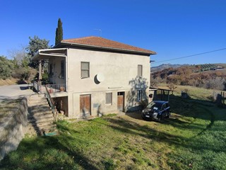 Rustico in Vendita a Offida, 180'000&euro;, 200 m²