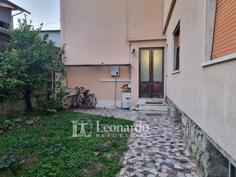 Appartamento in Vendita a Pietrasanta, 270'000&euro;, 90 m²