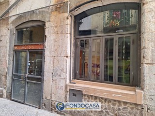 Attività commerciale in Affitto a Salerno, 550&euro;, 40 m²