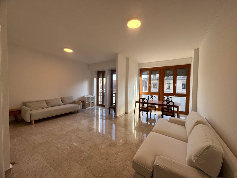 Monolocale in Affitto a Milano, 2'000€, 50 m²