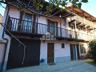 Casa Indipendente in Vendita a Banchette, 118'000&euro;, 80 m²