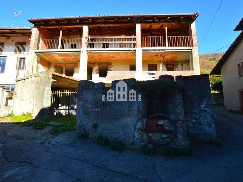 Rustico in Vendita a Chiaverano, 59'000&euro;, 209 m²