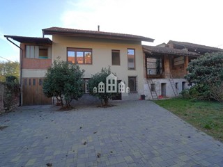 Casa Indipendente in Vendita a Agliè, 199'000&euro;, 212 m²
