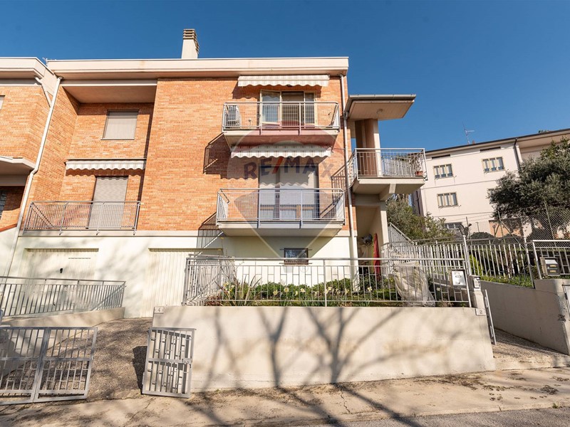 Appartamento in Vendita a Castelplanio, 69'000&euro;, 85 m²