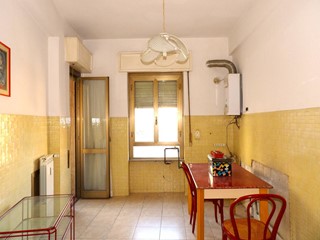 Bilocale in Vendita a Terni, 65'000&euro;, 79 m²