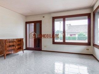 Casa Semi Indipendente in Vendita a Montebelluna, 320'000&euro;, 210 m²