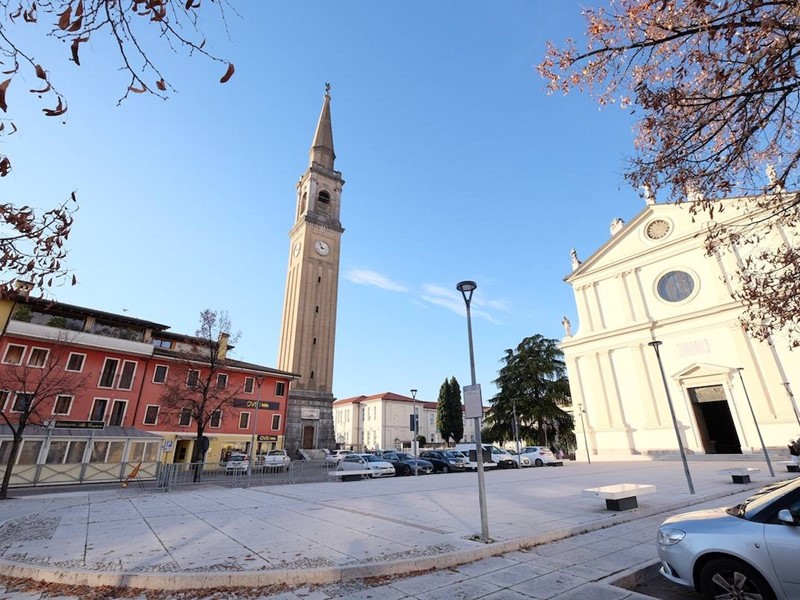 Ufficio in Affitto a Cordenons, 300&euro;, 25 m²