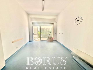 Immobile commerciale in Affitto a Lusciano, 500&euro;, 43 m²