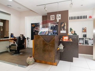 Immobile commerciale in Vendita a Tremestieri Etneo, 235'000&euro;, 84 m²