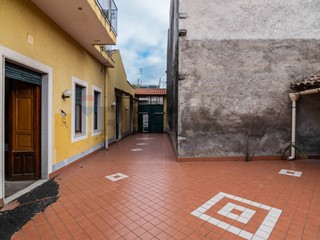 Casa Indipendente in Vendita a Acireale, 105'000&euro;, 118 m²