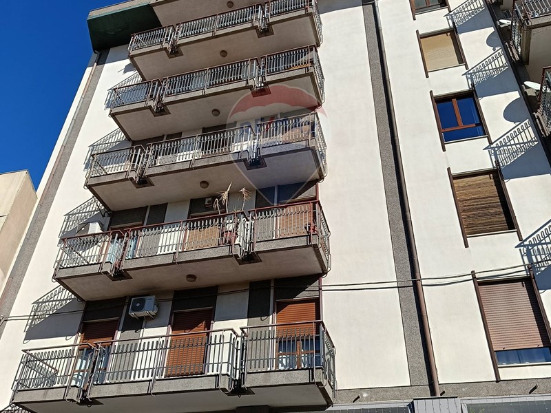 Appartamento in Vendita a Paternò, 120'000&euro;, 136 m²