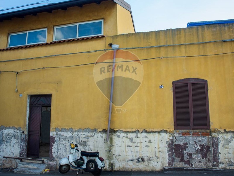 Casa Indipendente in Vendita a Catania, 55'000&euro;, 140 m²