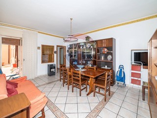 Appartamento in Vendita a Catania, 145'000€, 154 m²