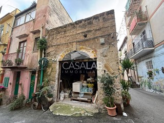 Magazzino in Vendita a Carini, 20'000&euro;, 37 m²