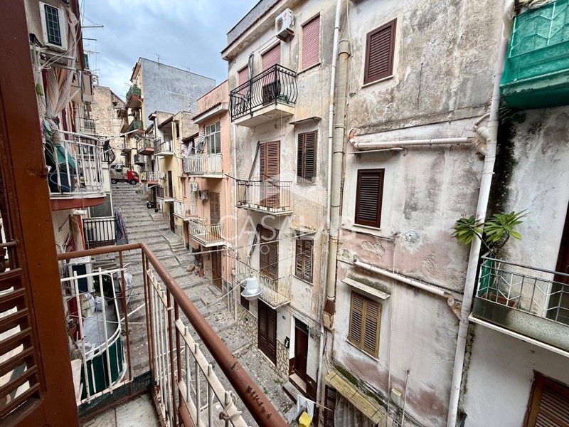 Trilocale in Vendita a Carini, 45'000&euro;, 103 m²