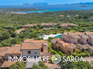 Villetta a schiera in Vendita a Arzachena, 1'850'000&euro;, 250 m²