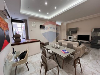 Trilocale in Vendita a Napoli, 280'000&euro;, 95 m²