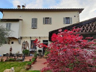 Casa Indipendente in Vendita a Calenzano, 165 m²