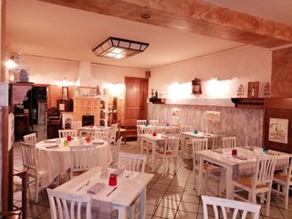 Attività commerciale in Vendita a Calenzano, 510'000&euro;, 450 m²