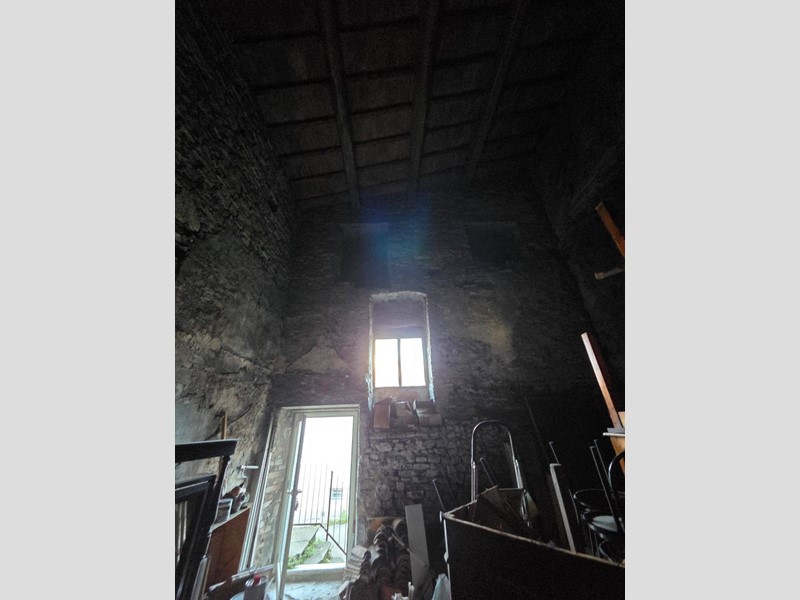 Magazzino in Vendita a Calenzano, 70'000&euro;, 45 m²