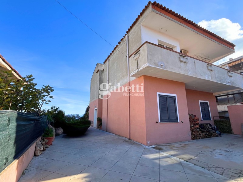 Trilocale in Vendita a Torpè, 108'000&euro;, 120 m², arredato