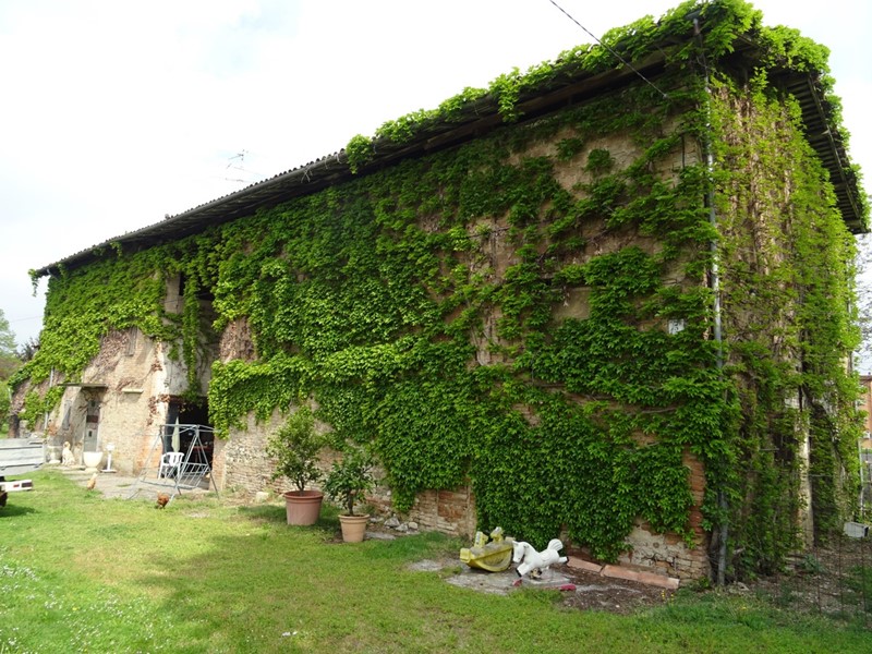 Casale in Vendita a Spilamberto, 380'000&euro;, 950 m²