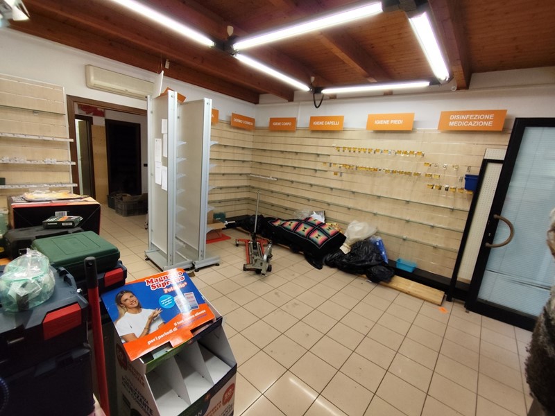 Negozio in Vendita a Moncrivello, 60'000&euro;, 140 m²