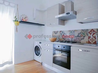 Bilocale in Vendita a Catania, 160'000€, 62 m², arredato