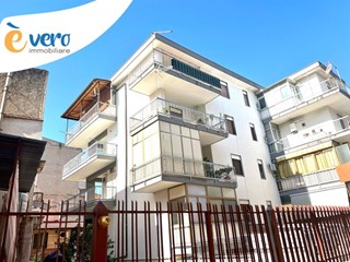 Appartamento in Vendita a Palermo, 88'000&euro;, 134 m²