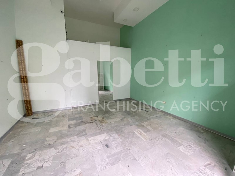 Negozio in Affitto a Mugnano di Napoli, 500&euro;, 30 m²