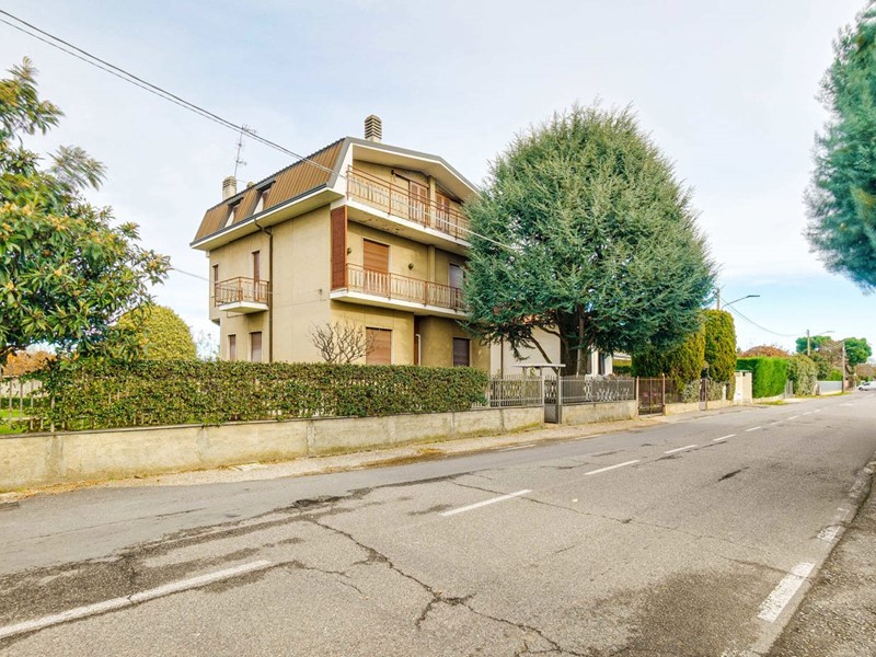 Appartamento in Vendita a Saronno, 449'000&euro;, 329 m²