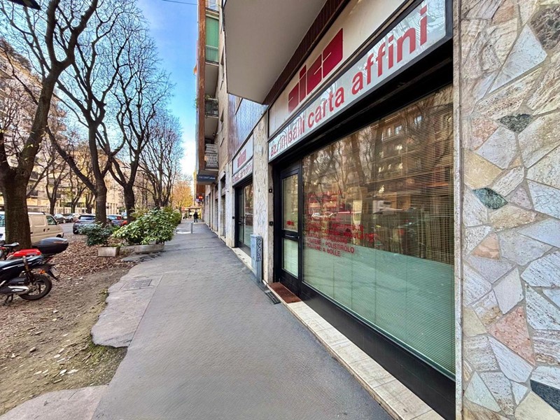 Negozio in Vendita a Milano, 540'000&euro;, 430 m²