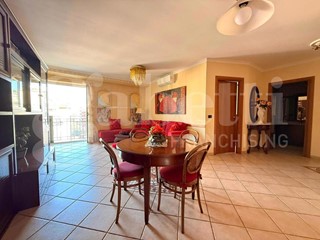 Bilocale in Vendita a Napoli, 180'000&euro;, 64 m², arredato