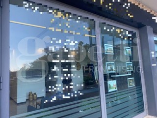 Negozio in Vendita a Pomezia, 110'000&euro;, 97 m²