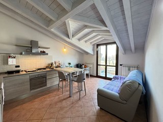 Attico in Vendita a Chiari, 145'000&euro;, 75 m², arredato, con Box