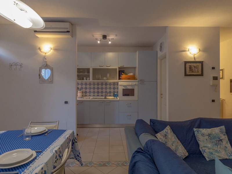 Appartamento in Affitto a Viareggio, zona Fascia mare, 1'200&euro;, 90 m², arredato