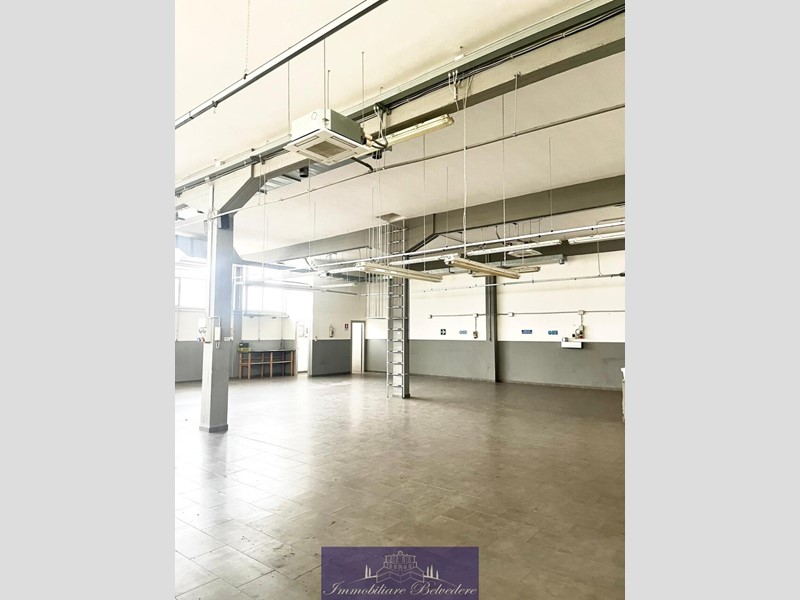 Capannone in Vendita a Bagno a Ripoli, zona Grassina, 340'000&euro;, 300 m²