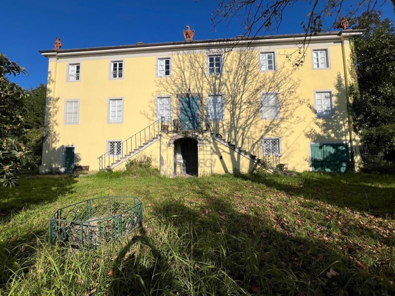 Villa in Vendita a Lucca, 1'400'000&euro;, 820 m²