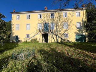 Villa in Vendita a Lucca, 1'400'000&euro;, 820 m²