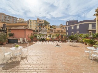 Villa in Vendita a Frascati, 695'000&euro;, 360 m²