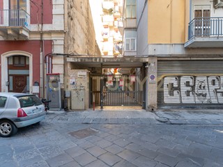 Bilocale in Vendita a Catania, 80'000€, 57 m², con Box