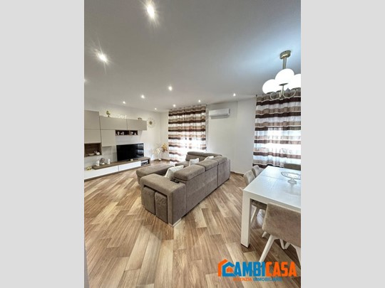 Quadrilocale in Vendita a Palermo, 135'000&euro;, 100 m²