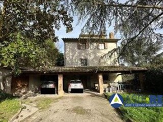 Appartamento in Vendita a Viterbo, 359'700&euro;, 296 m²