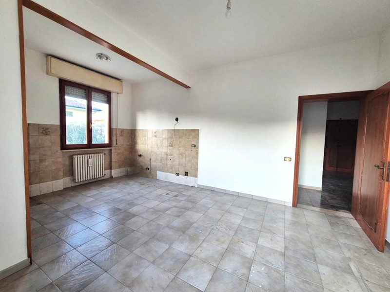 Quadrilocale in Vendita a Fucecchio, 155'000&euro;, 116 m², con Box