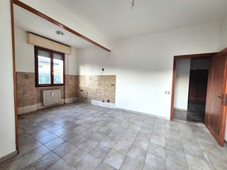 Quadrilocale in Vendita a Fucecchio, 155'000&euro;, 116 m², con Box