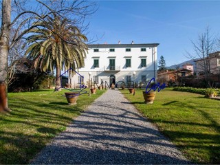 Villa in Vendita a San Giuliano Terme, zona Pontasserchio, 2'000'000&euro;, 600 m²