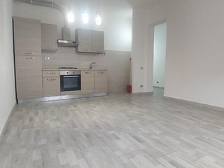 Trilocale in Vendita a Pontedera, zona Il Romito, 113'000&euro;, 90 m²