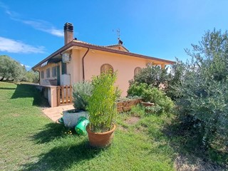 Villa in Vendita a Rosignano Marittimo, 750'000&euro;, 250 m²