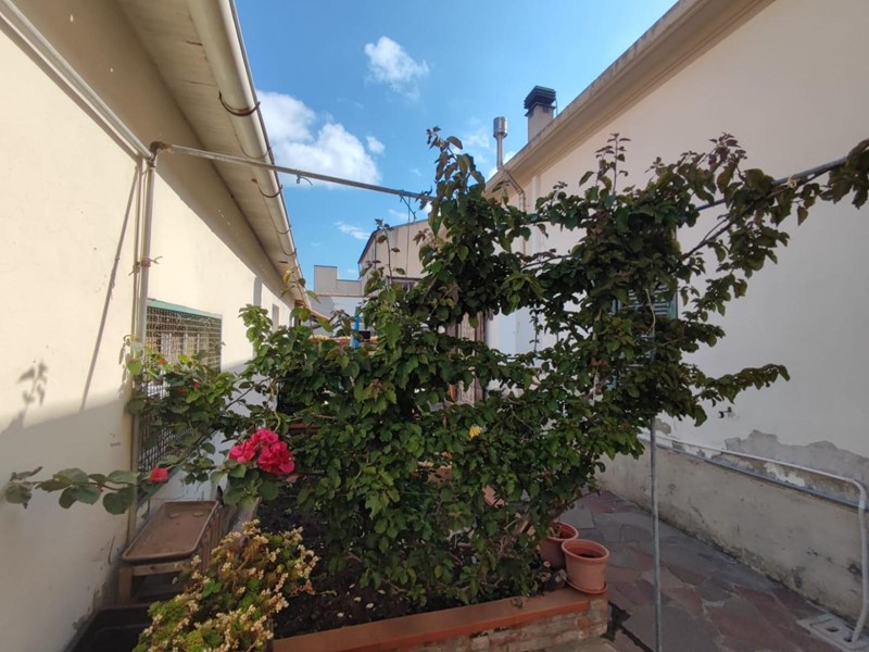 Casa Indipendente in Vendita a Campiglia Marittima, zona Venturina, 185'000&euro;, 165 m², con Box