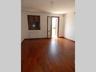Trilocale in Affitto a Cascina, zona San Frediano a Settimo, 800&euro;, 80 m², arredato